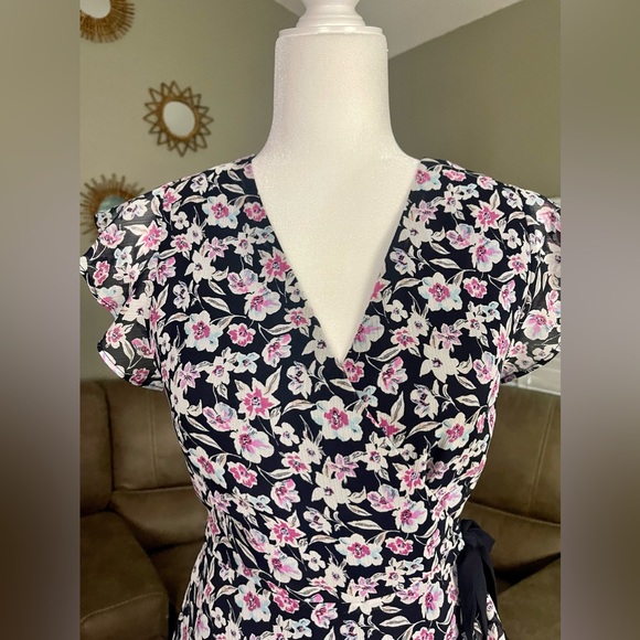 SWEET Banana Republic Navy Floral Wrap Dress Sz 4 - Picture 6 of 15